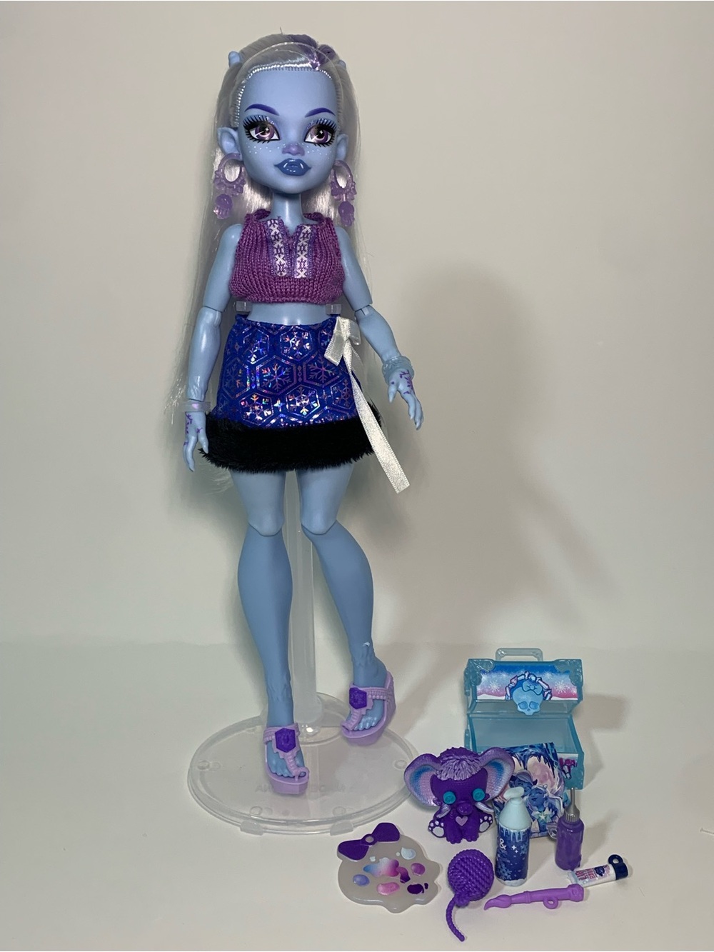 Monster High Skulltimate Secrets Series 4 Monster
Mysteries Abbey Bominable
Doll